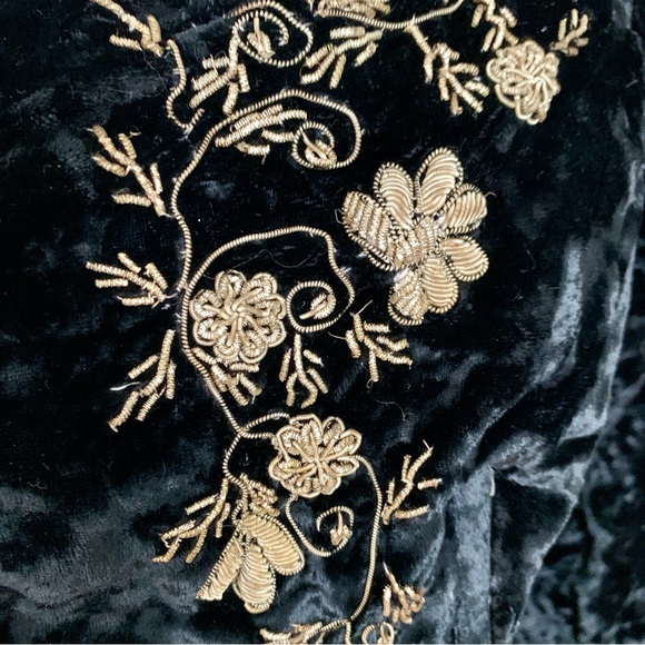 Vintage Zardozi Embroidery Velvet Top - Picture 5 of 11